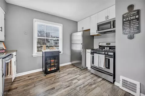 6002 Forest Ave, Parma, OH 44129 photo 8