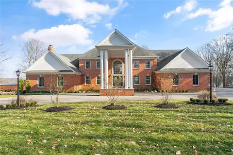 1359 E Calla Rd, Poland, OH 44514