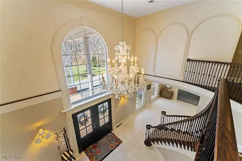 Entry Way - 1359 E Calla Rd, Poland, OH 44514 photo 4 of 5