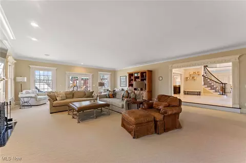 Living - 1359 E Calla Rd, Poland, OH 44514 photo 4 of 5