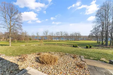 Exterior - 1359 E Calla Rd, Poland, OH 44514 photo 6 of 7