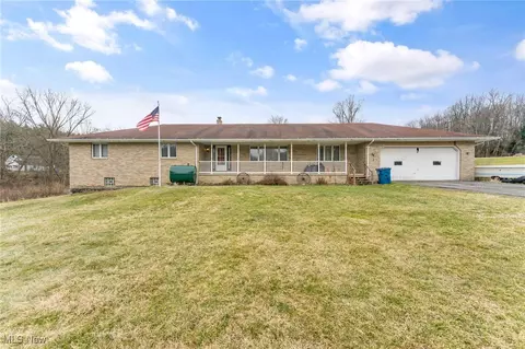 1926 John White Rd, Hubbard, OH 44425