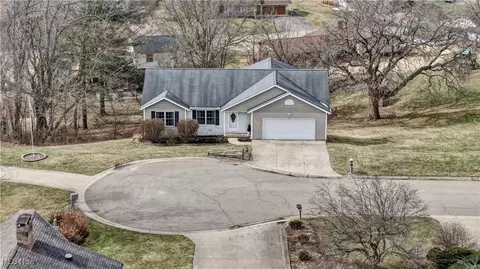 17 Cliff Ln, Millersburg, OH 44654