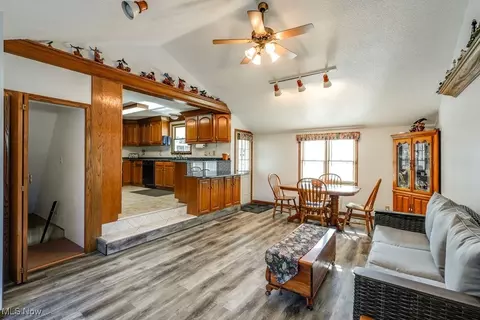 4220 Lake Heights Rd NW, Canton, OH 44708 photo 15