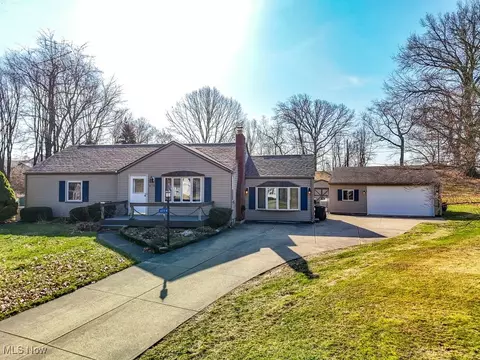 4220 Lake Heights Rd NW, Canton, OH 44708