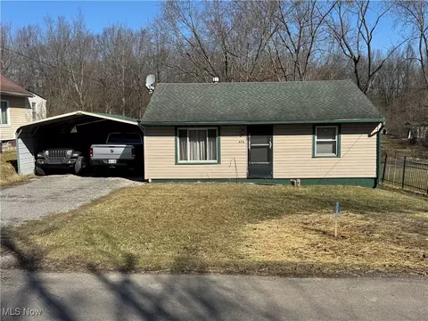 976 Miller St SW, Warren, OH 44485