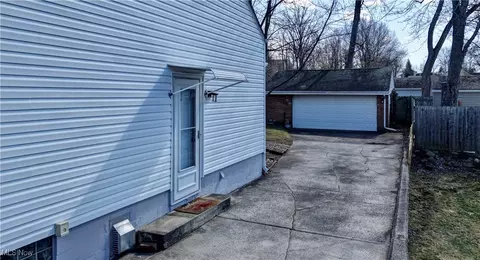 45 Rockdale Ave, Boardman, OH 44512 photo 8