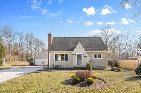 1224 Midland Ave, New Franklin, OH 44203