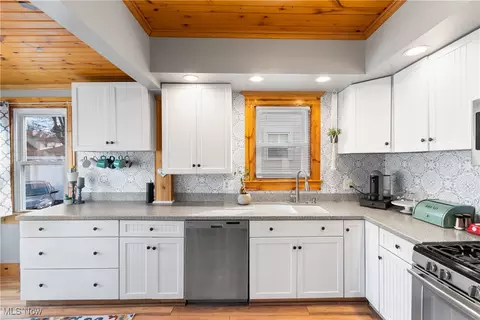 Kitchen - 262 Bellflower Ave NW, Canton, OH 44708 photo 2 of 3