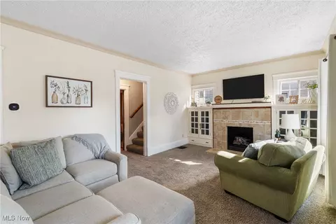 Living - 262 Bellflower Ave NW, Canton, OH 44708 photo 1 of 3