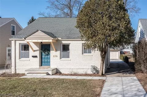 478 Huntmere Dr, Bay Village, OH 44140