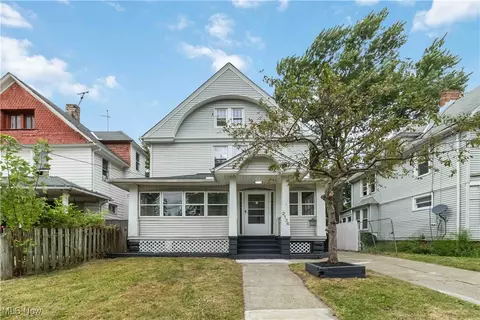 2136 W 100th St, Cleveland, OH 44102