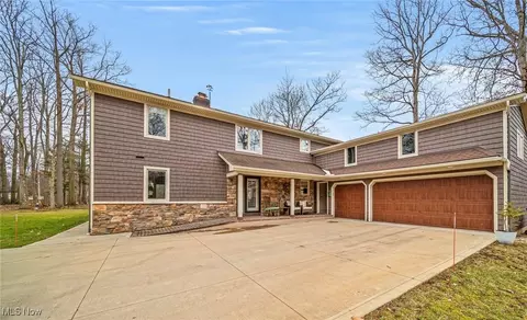 32101 Miller Ave, Willoughby Hills, OH 44092