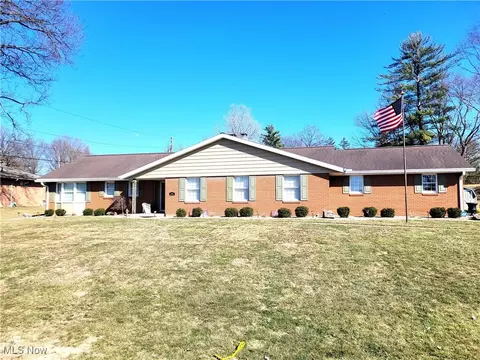 460 S Samuel, Zanesville, OH 43701