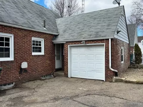 2020 Spring Ave NE, Canton, OH 44714 photo 3