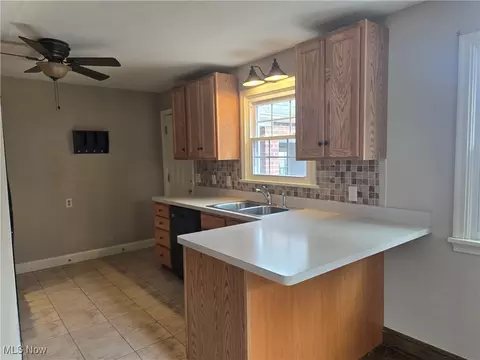 2020 Spring Ave NE, Canton, OH 44714 photo 7