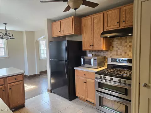 2020 Spring Ave NE, Canton, OH 44714 photo 5