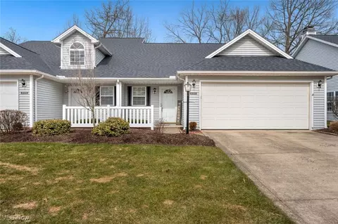 30380 Sugar Sand Ln #24B, North Olmsted, OH 44070
