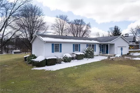 15713 Valley View Rd, Doylestown, OH 44230