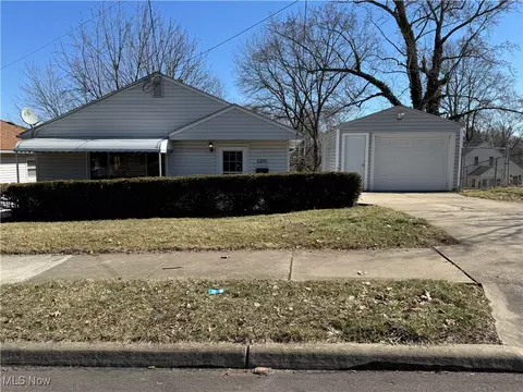 2395 Edwin Ave, Akron, OH 44314