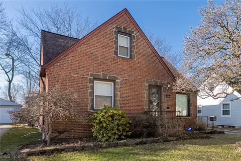 4146 Eastway Rd, South Euclid, OH 44121