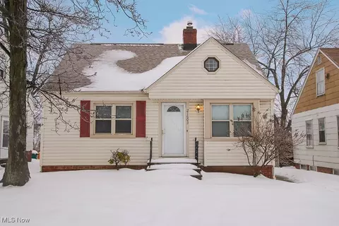 21603 Hillgrove Ave, Maple Heights, OH 44137
