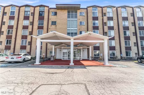 25735 Lorain Rd #307, North Olmsted, OH 44070