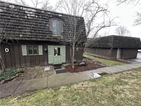 200 Granger Rd #80, Medina, OH 44256