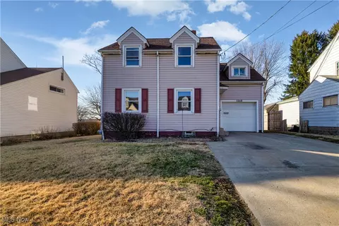 1249 Glencairn Rd, Weirton, WV 26062