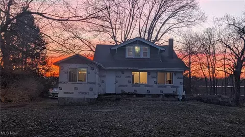 10444 E River Rd, Columbia Station, OH 44028