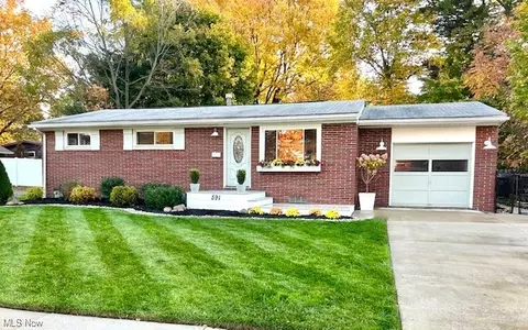591 West St, Wadsworth, OH 44281