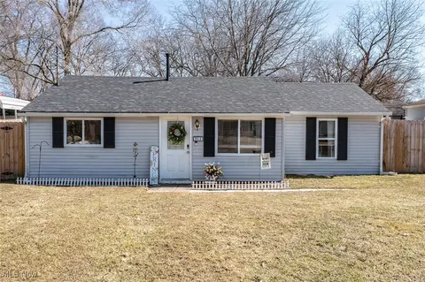 913 Milo White Dr, Akron, OH 44312