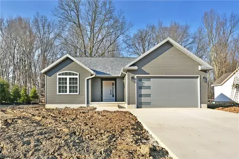 2336 Wilshire Dr, Cortland, OH 44410