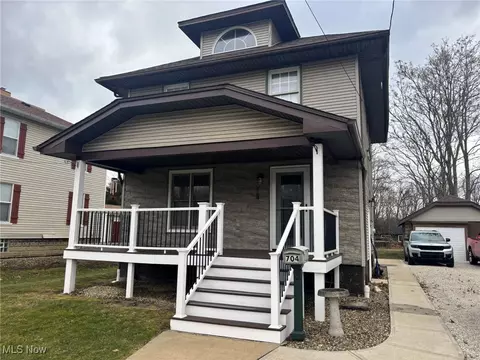 704 N Canal St, Newton Falls, OH 44444