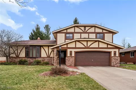 14337 Revere Cir, Middleburg Heights, OH 44130