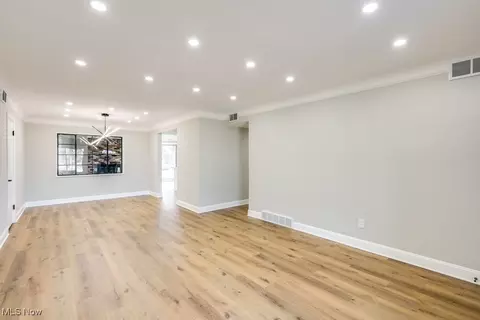 Living - 509 Walnut Dr, Euclid, OH 44132 photo 1 of 11