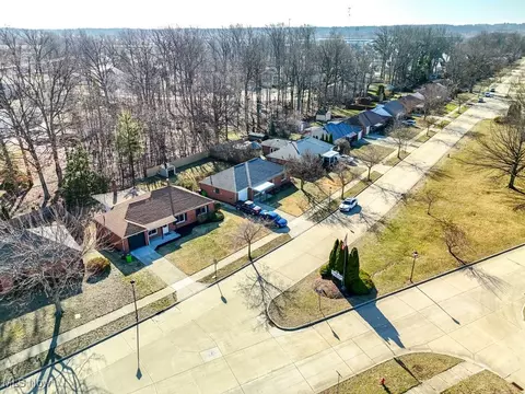 View/Area - 509 Walnut Dr, Euclid, OH 44132 photo 4 of 5