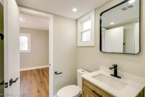 Bath - 509 Walnut Dr, Euclid, OH 44132 photo 2 of 3