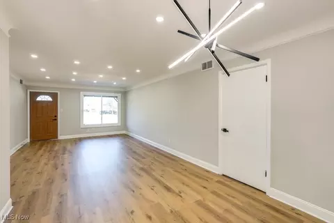 Living - 509 Walnut Dr, Euclid, OH 44132 photo 5 of 11