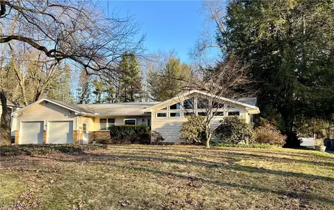 539 Ivan Dr, Kent, OH 44240