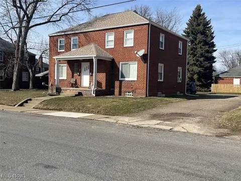 3809 4th St NW, Canton, OH 44708