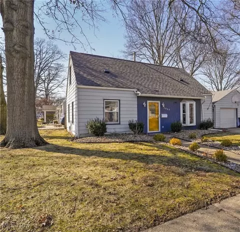 2860 Elmwood St, Cuyahoga Falls, OH 44221