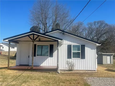 1305 21st St, Vienna, WV 26105