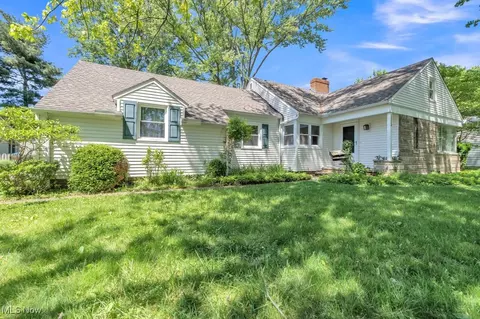 30224 Wolf Rd, Bay Village, OH 44140
