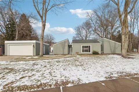 1359 Arndale Rd, Stow, OH 44224