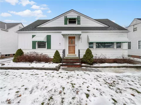 30060 Truman Ave, Wickliffe, OH 44092