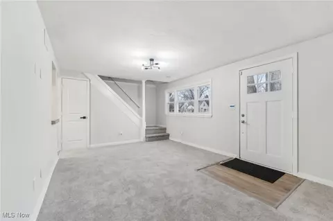 Living - 917 Euclid Ave, Lorain, OH 44052 photo 4 of 5