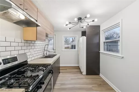 Kitchen - 917 Euclid Ave, Lorain, OH 44052 photo 1 of 3