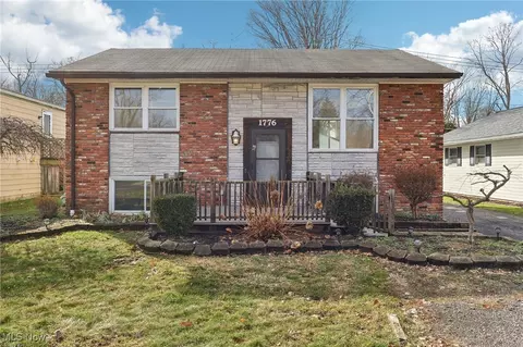 1776 Falkirk Rd, Madison, OH 44057