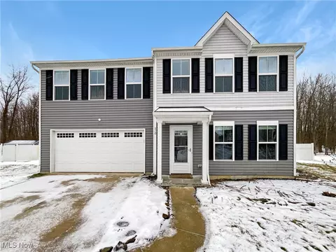 510 Emily Dr #38, Madison, OH 44057